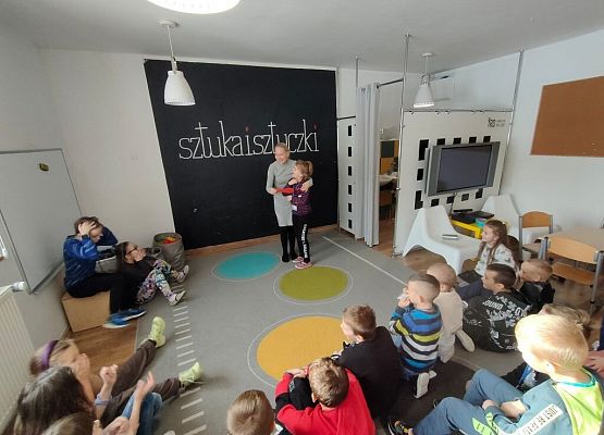 Andrzejkowy nastrój w szkolnej świetlicy grafika