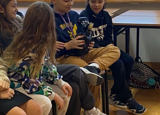 Uczymy się zasad pierwszej pomocy grafika