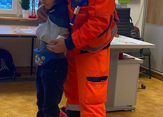 Uczymy się zasad pierwszej pomocy grafika