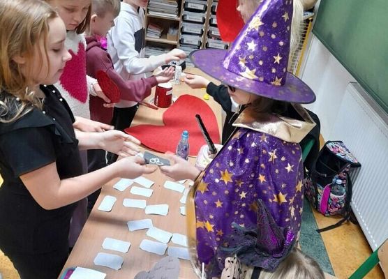 Święty Andrzeju daj nam znać, co się będzie z nami dziać. grafika