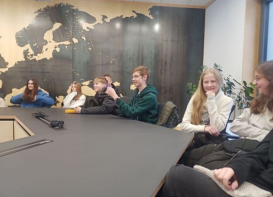 Siódmoklasiści w NFM Production grafika