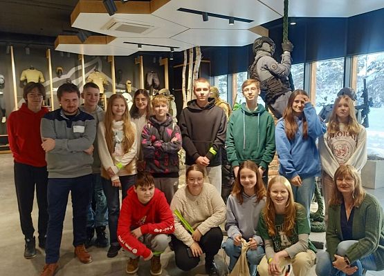 Siódmoklasiści w NFM Production grafika