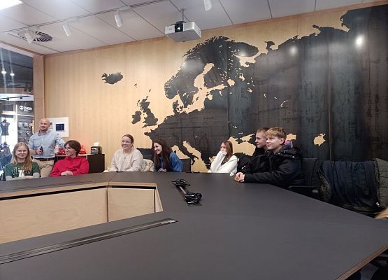 Siódmoklasiści w NFM Production grafika