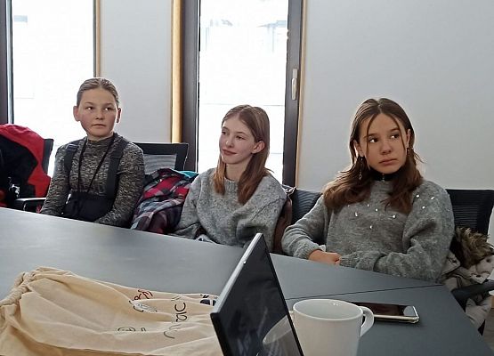 Siódmoklasiści w NFM Production grafika