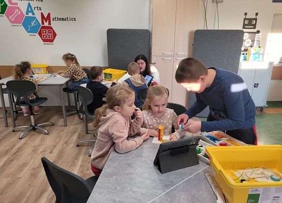 Niespodzianka dla grupy Misiaków z Przedszkola nr 1 w Lęborku grafika