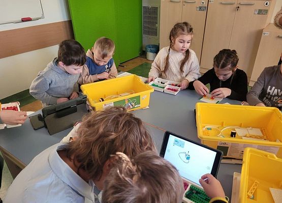 Niespodzianka dla grupy Misiaków z Przedszkola nr 1 w Lęborku grafika