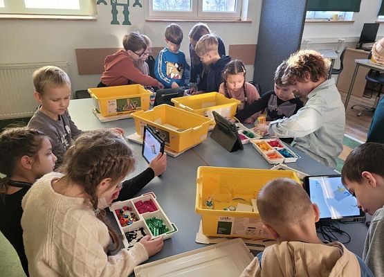 Niespodzianka dla grupy Misiaków z Przedszkola nr 1 w Lęborku grafika