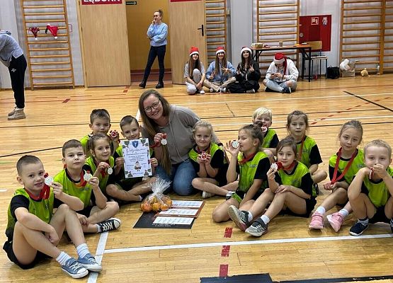 Mikołajkowy Turniej w SP nr 7 grafika