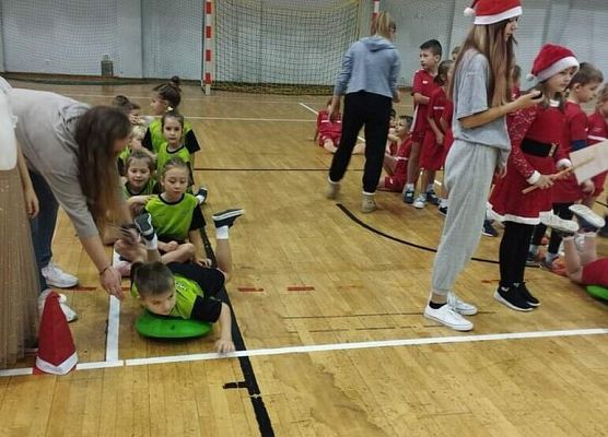 Mikołajkowy Turniej w SP nr 7 grafika