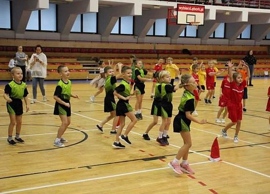 Mikołajkowy Turniej w SP nr 7 grafika