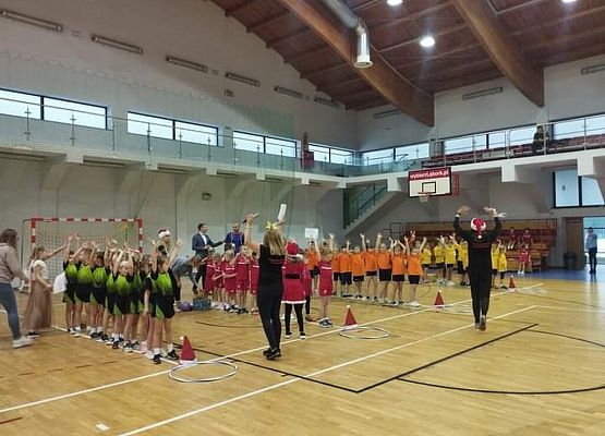 Mikołajkowy Turniej w SP nr 7 grafika