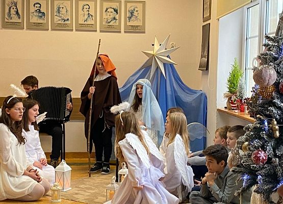 Starsze klasy młodszym grafika