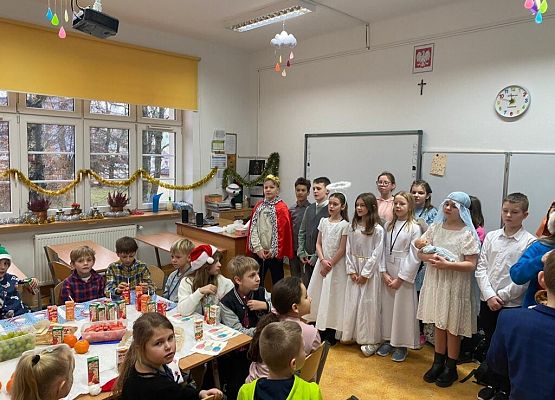 Wspólne kolędowanie w klasach grafika