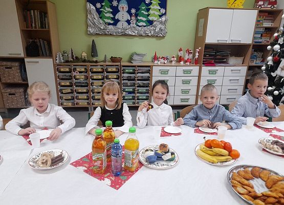 Świateczne spotkania w klasach 1-3 grafika