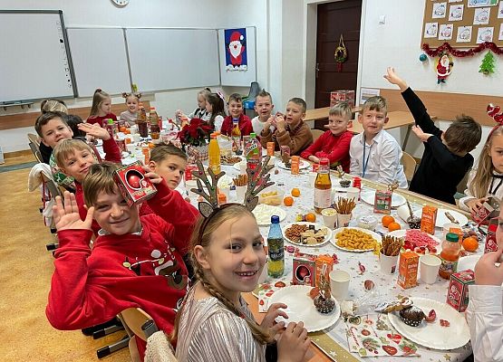 Świateczne spotkania w klasach 1-3 grafika