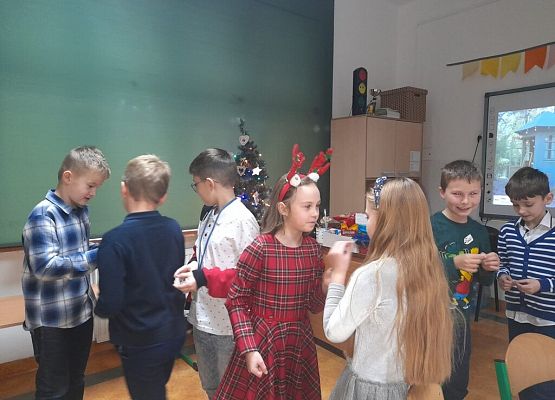 Świateczne spotkania w klasach 1-3 grafika