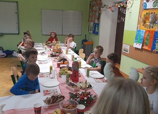 Świateczne spotkania w klasach 1-3 grafika