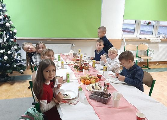 Świateczne spotkania w klasach 1-3 grafika