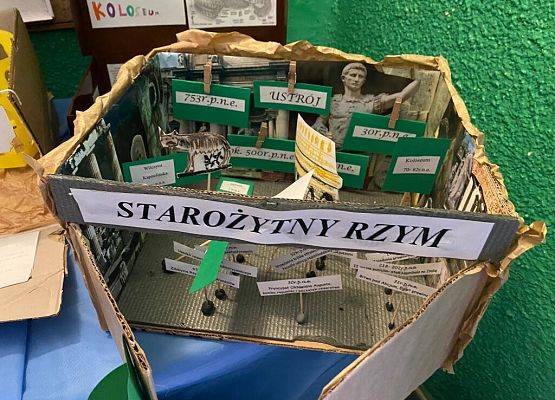 Historia w pudełku grafika