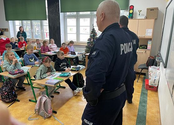 O bezpieczeństwie w czasie ferii grafika