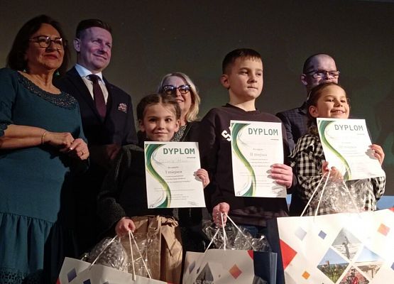 „Zakręć się na maskową wstążkę” – wręczenie nagród i wyróżnień grafika