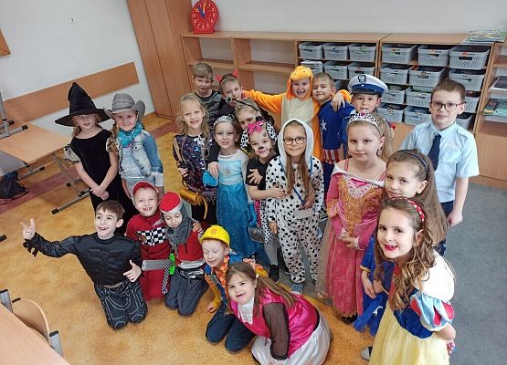 Bal karnawałowy klas 1-3 grafika