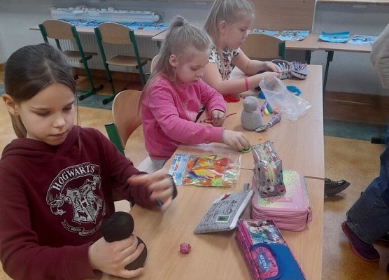 Kreatywne ferie grafika