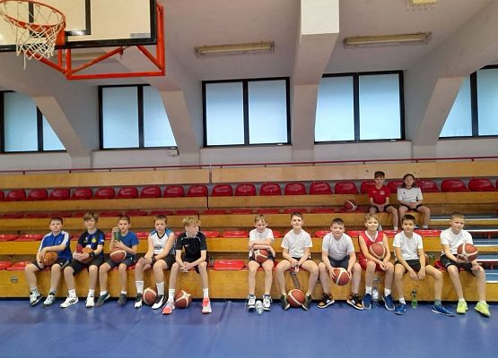 Feryjne zajęcia sportowo - rekreacyjne grafika