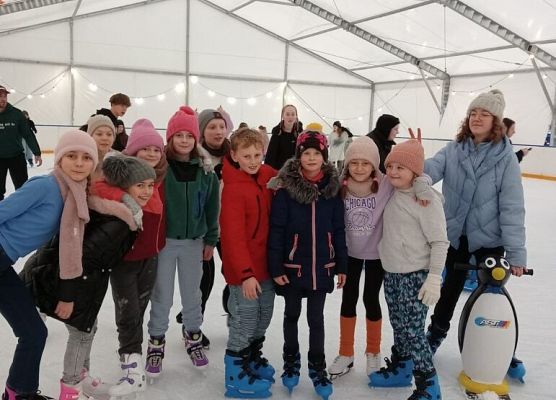 Feryjne zajęcia sportowo - rekreacyjne grafika