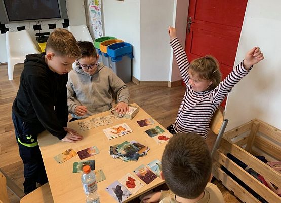 „Gramy i czytamy” - ferie w szkole grafika