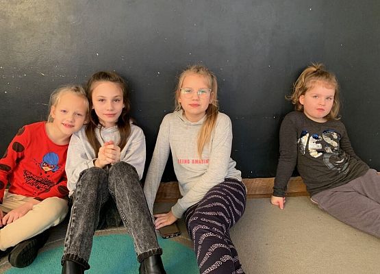 „Gramy i czytamy” - ferie w szkole grafika