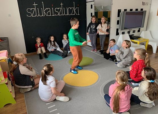 „Gramy i czytamy” - ferie w szkole grafika