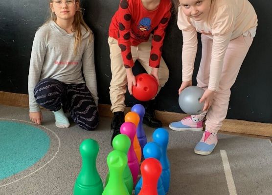 „Gramy i czytamy” - ferie w szkole grafika