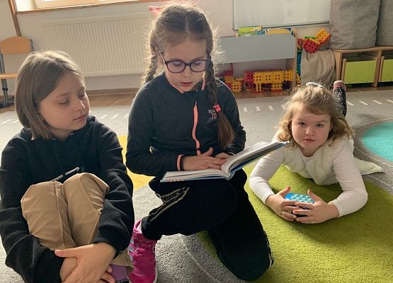 „Gramy i czytamy” - ferie w szkole grafika