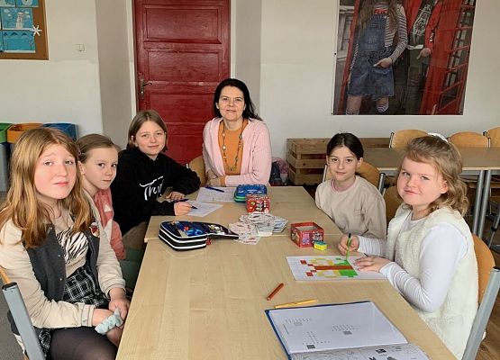 „Gramy i czytamy” - ferie w szkole grafika