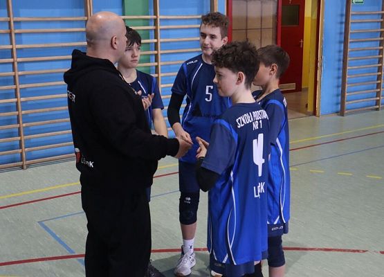 Półfinał wojewódzki w piłce siatkowej czwórek w ramach Igrzysk Dzieci grafika