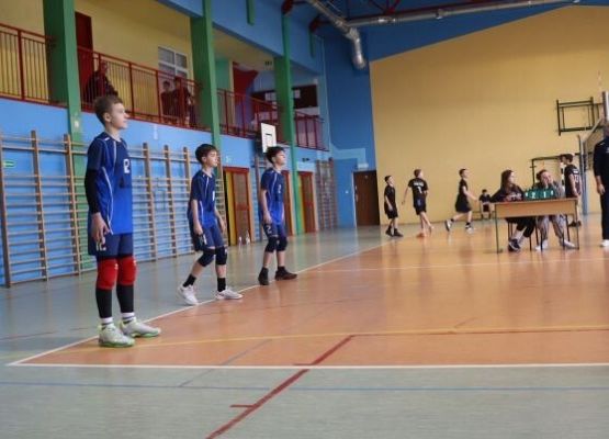 Półfinał wojewódzki w piłce siatkowej czwórek w ramach Igrzysk Dzieci grafika