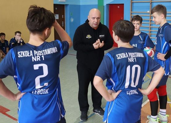 Półfinał wojewódzki w piłce siatkowej czwórek w ramach Igrzysk Dzieci grafika