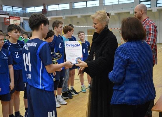 SP 1 Lębork wygrywa finał wojewódzki w piłce siatkowej "4"! grafika