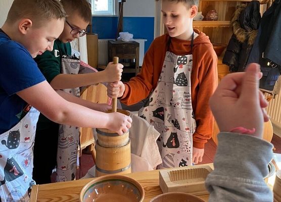 Wokół kuchennego pieca grafika