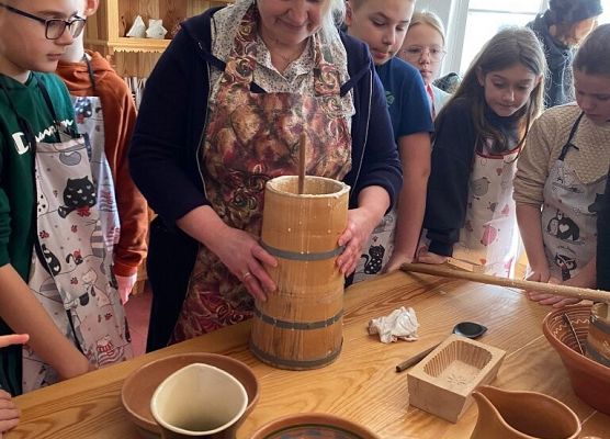 Wokół kuchennego pieca grafika