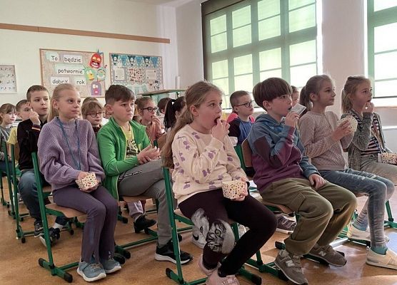 Kino w klasie IIIB grafika