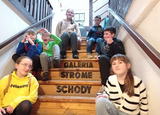 Podróż w czasie w lęborskim Muzeum – „Bierki, pchełki czyli heca na czternaście fajerek. Zabawki z czasów PRL” grafika