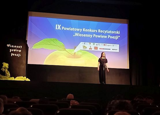 Recytatorski sukces naszej siódmoklasistki grafika