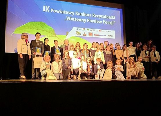 Recytatorski sukces naszej siódmoklasistki grafika