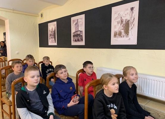 Spotkanie autorskie w lęborskiej bibliotece grafika