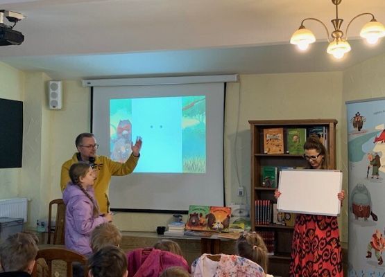 Spotkanie autorskie w lęborskiej bibliotece grafika