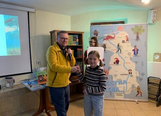 Spotkanie autorskie w lęborskiej bibliotece grafika