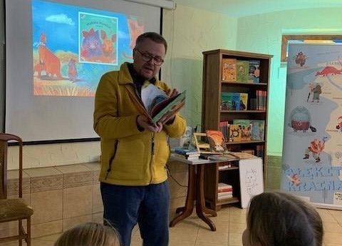 Spotkanie autorskie w lęborskiej bibliotece grafika