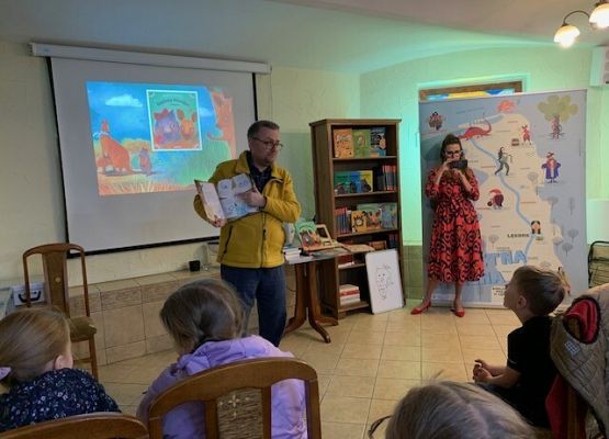 Spotkanie autorskie w lęborskiej bibliotece grafika